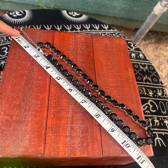 Banana Republic Black Glass Mourning Stones  Vintage Gold Tone Heavy Necklace - Picture 9 of 9